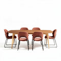 Table rectangulaire en bois avec six chaises en tissu rose 180 x 90 x 75cm